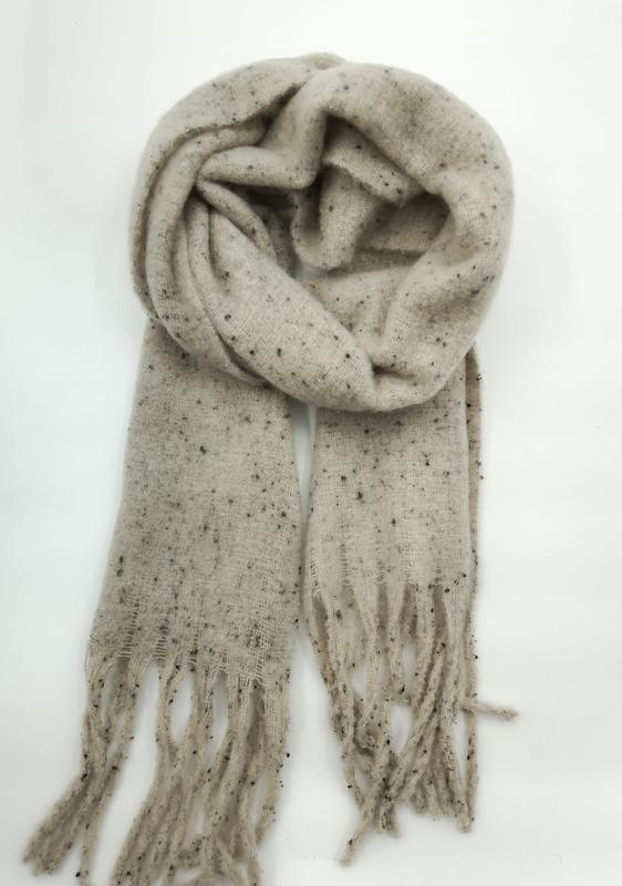 ベージュ杢ニットスカーフ、フリンジ付きニュートラルカラーの冬用ウールライクマフラー - wholesale fashion accessories