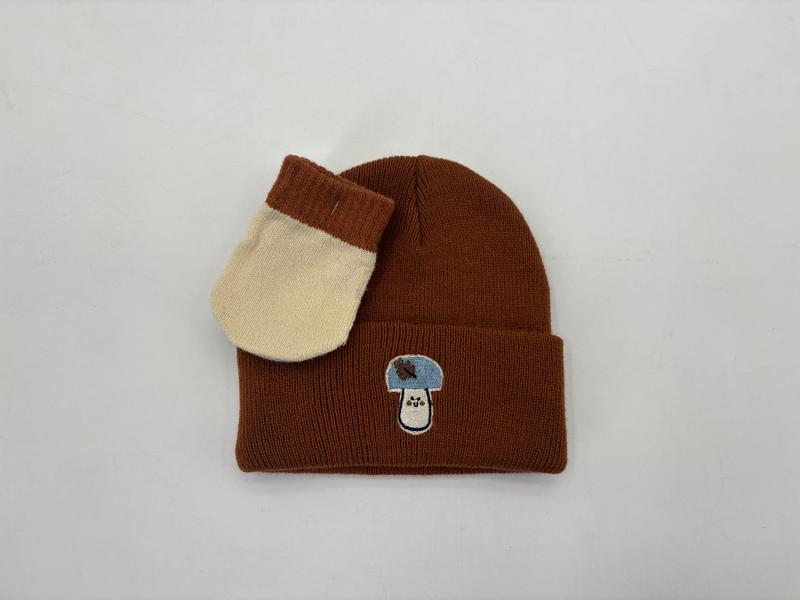 ブラウンリブニットビーニー帽とクリームミトン手袋セット、刺繍パッチ付き冬物 - wholesale price for Japan buyers