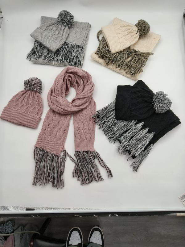 ケーブルニットポンポンビーニーとフリンジマフラーセット4色展開グレー・クリーム・ピンク・ブラック - certified scarf manufacturer China