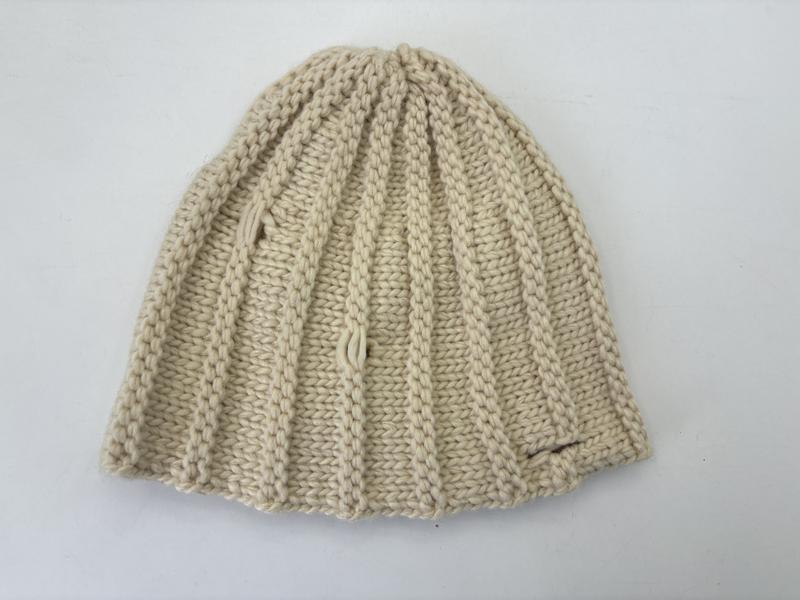 クリーム色のざっくりリブニットビーニーハット、アイボリー冬用ウールキャップ - bulk scarf supplier Japan