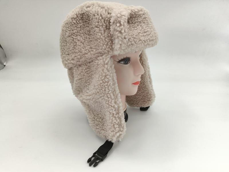 クリームシェルパフリース製トラッパー帽、耳当て＆チンストラップ付きウシャンカ - Oeko-Tex certified supplier