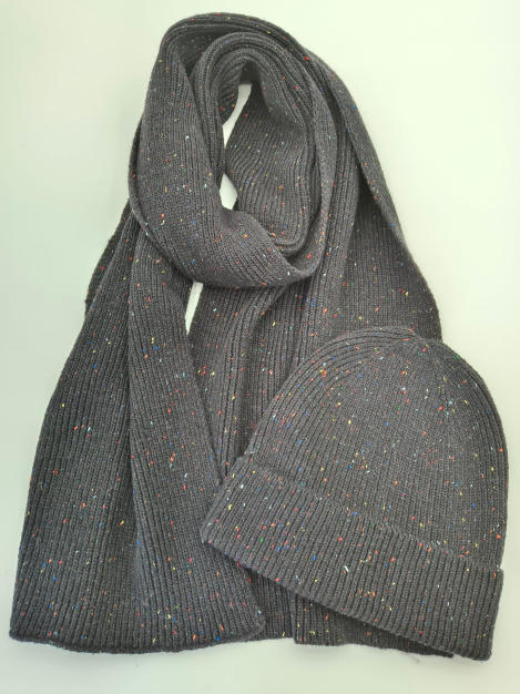 グレーリブニットのカラフルスペックル柄マフラー＆ニット帽セット - winter accessories wholesaler