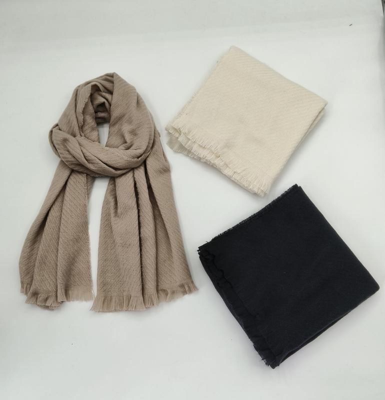 タウプ・クリーム・ブラックのヘリンボーン織りフリンジスカーフ3点セット - wholesale fashion accessories